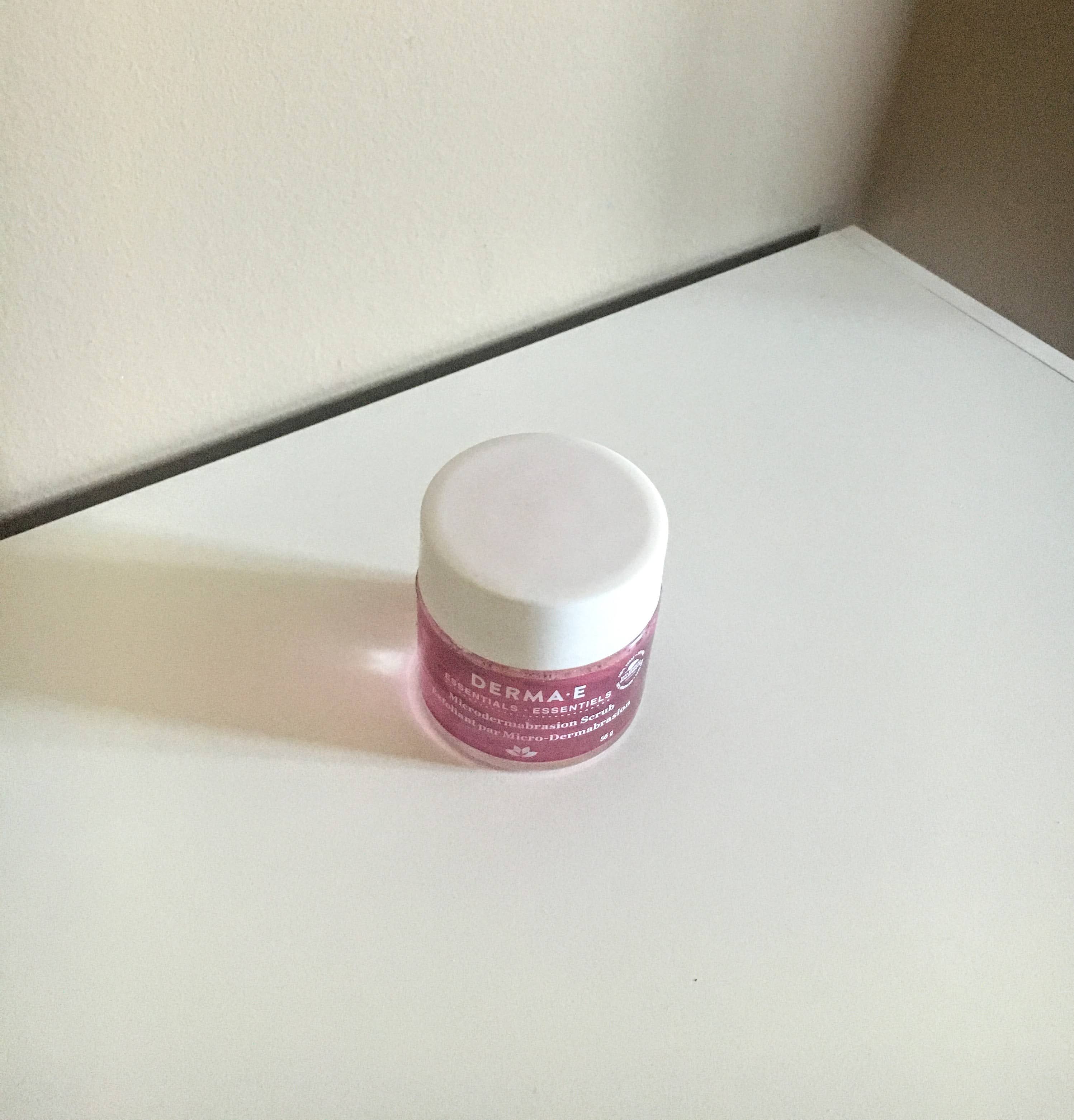 DERMA•E Face Scrub