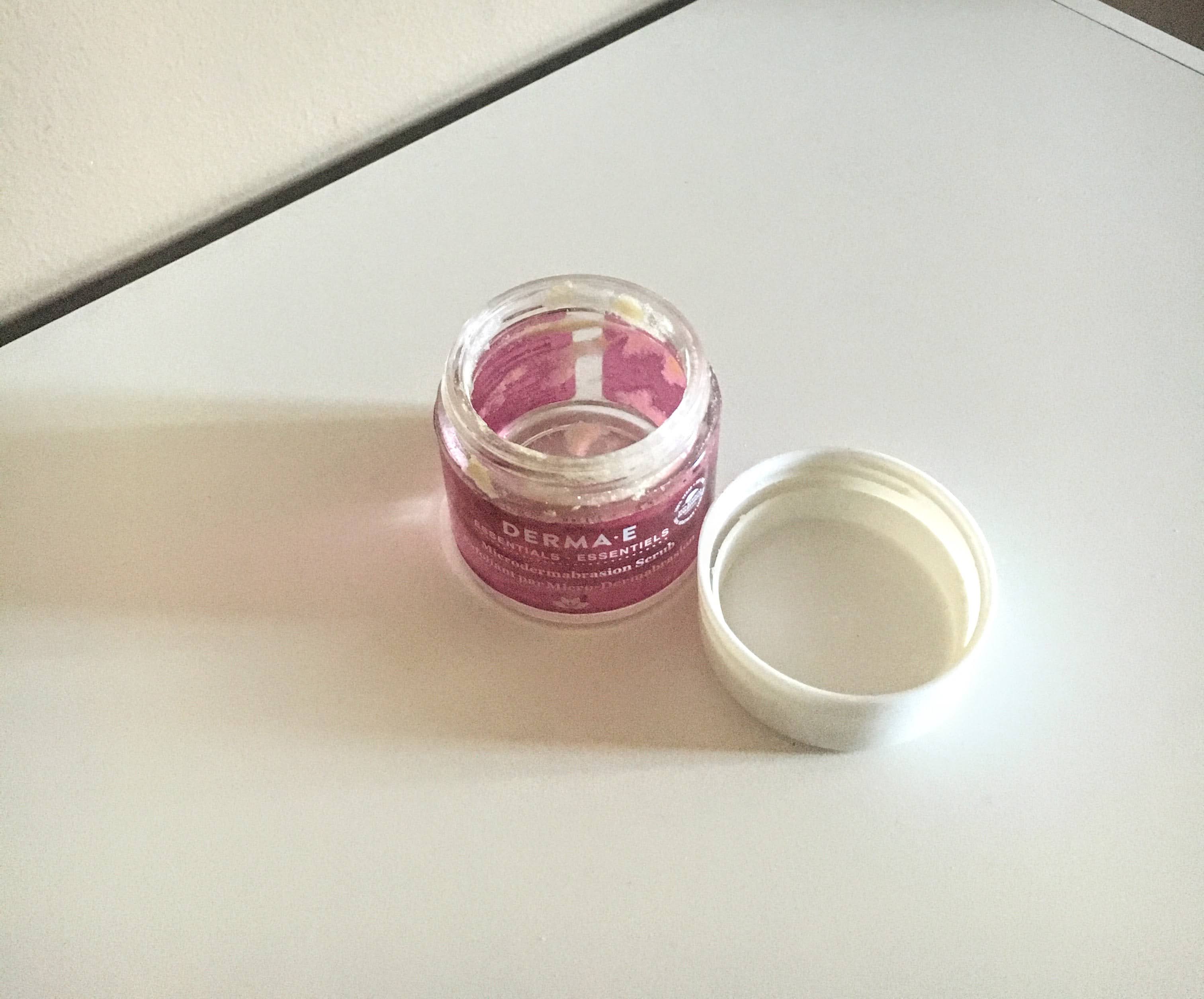 DERMA•E Face Scrub